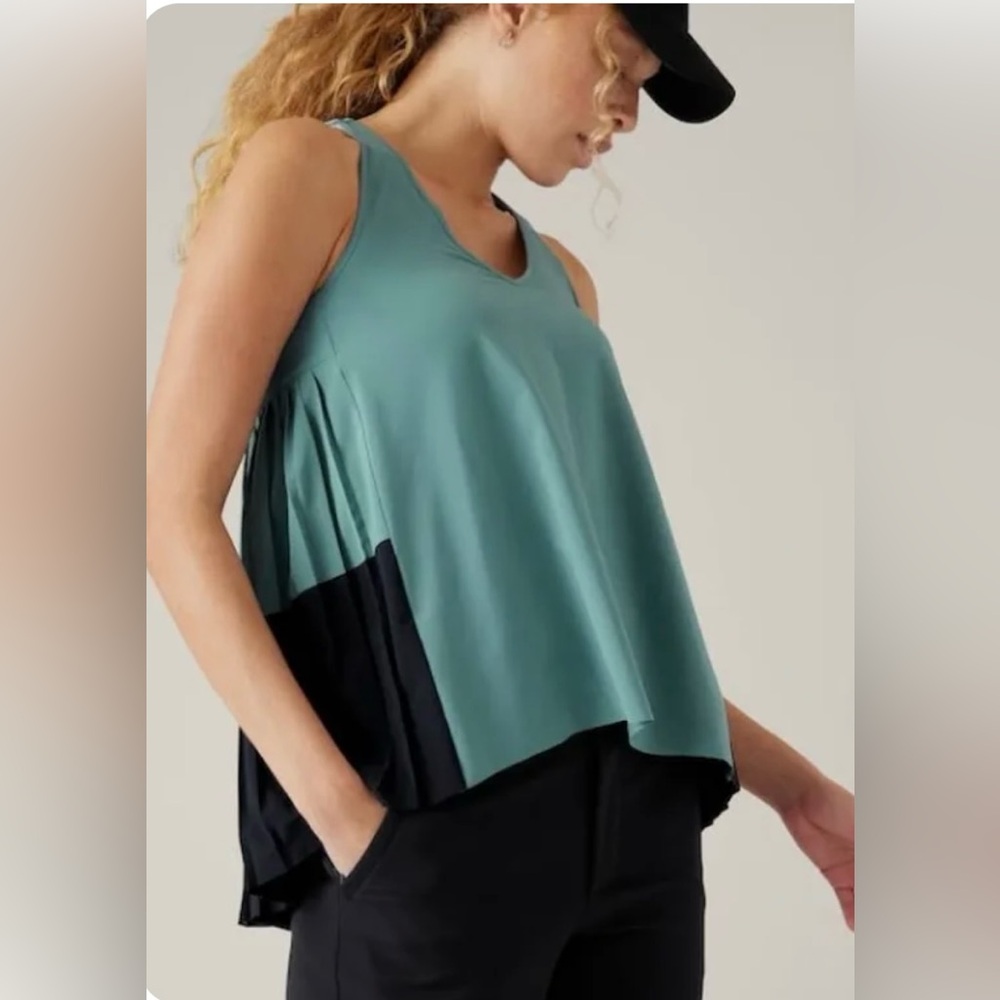 Athleta pleated tank nwt size xl swing forward